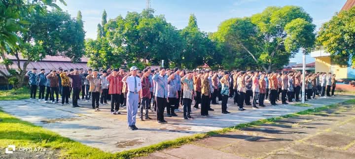 smkn-2-kota-ternate-gelar-upacara-peringatan-hardiknas-dengan-semangat-kebersamaan