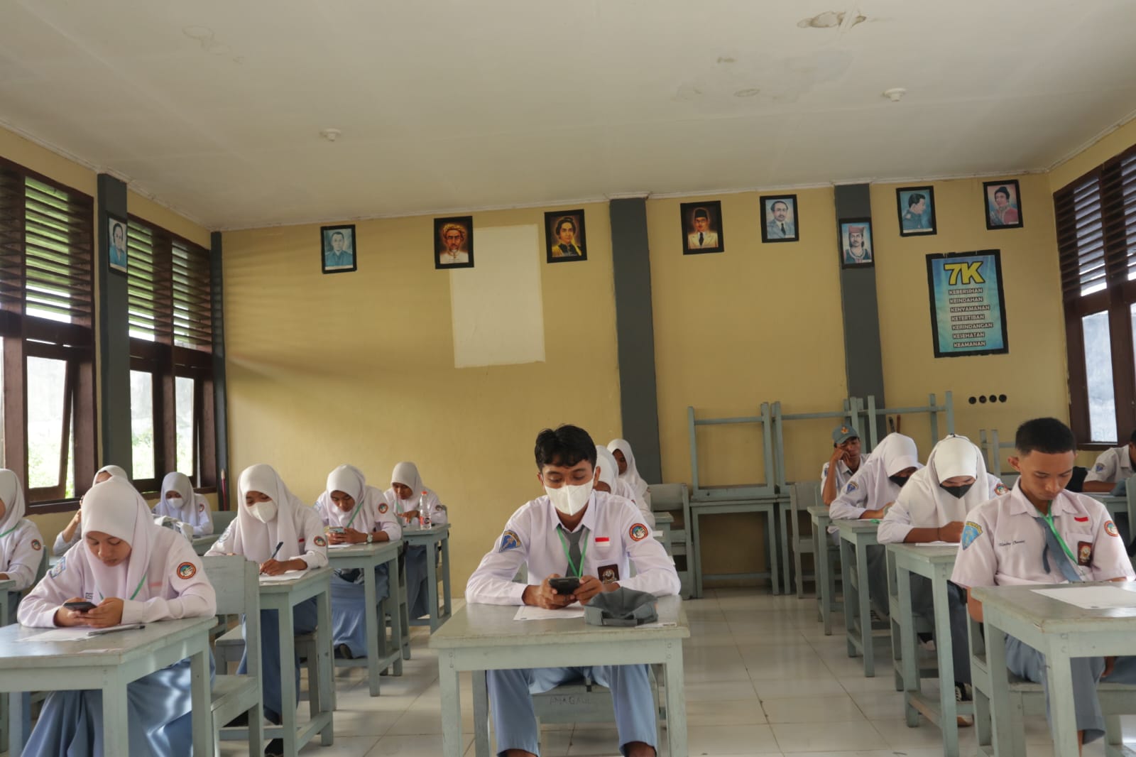 smkn-2-ternate-tahun-pelajaran-20222023-melaksanakan-ujian-sekolah-berbasis-android
