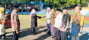 Penyerahan Bingkisan